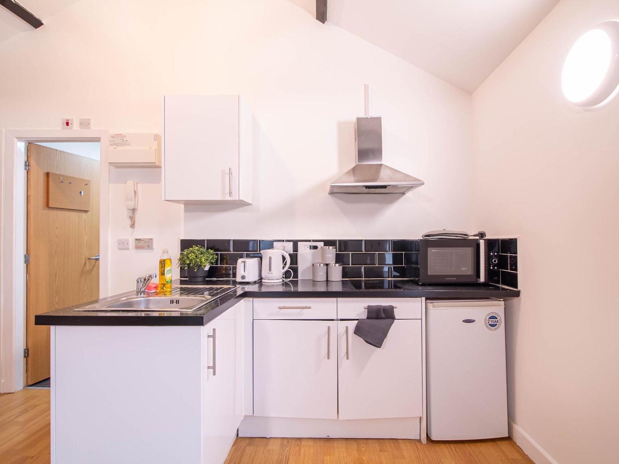 Apartment Bv Charming 2-bedroom By Kirkstall Shopping Centre, Free Parking