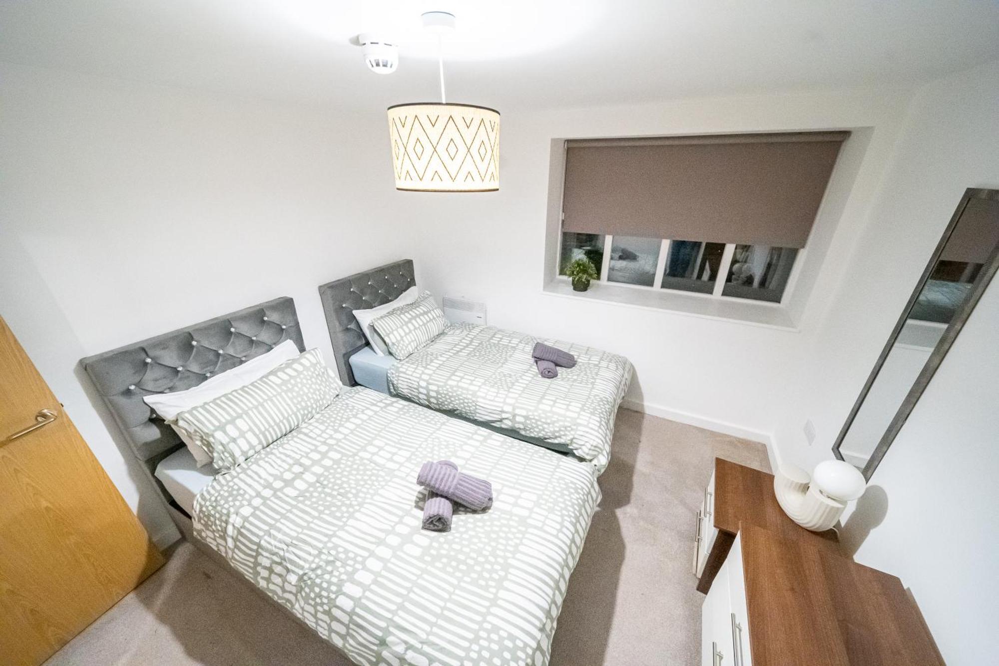 Bv Charming 2-bedroom By Kirkstall Shopping Centre, Free Parking * Leeds (West Yorkshire)