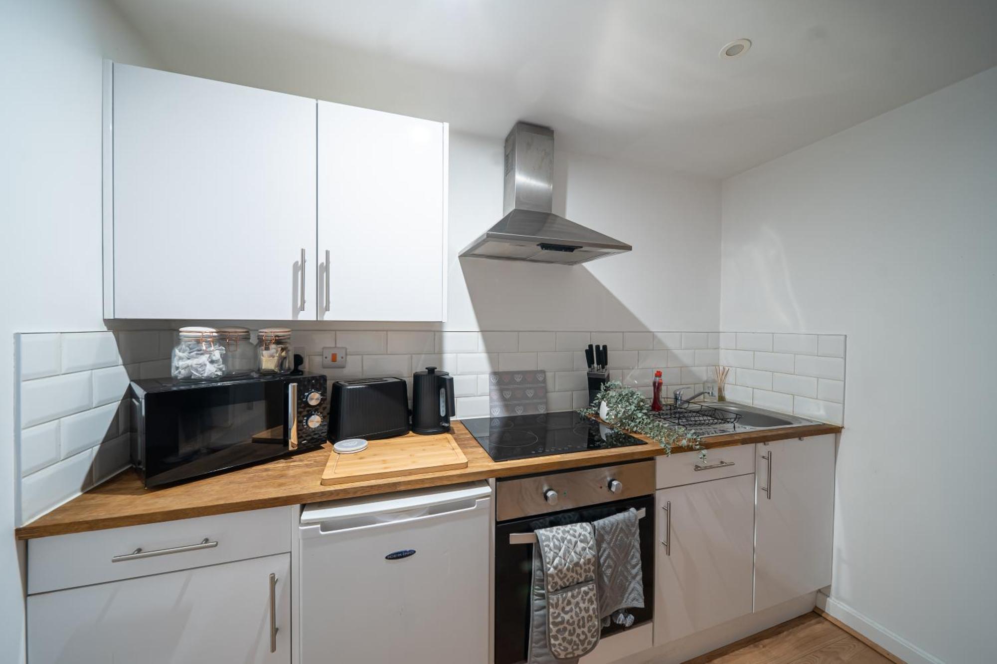 Bv Charming 2-bedroom By Kirkstall Shopping Centre, Free Parking * Leeds (West Yorkshire)