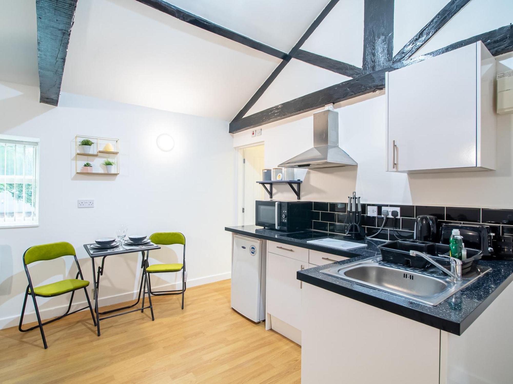 Apartment Bv Charming 2-bedroom By Kirkstall Shopping Centre, Free Parking