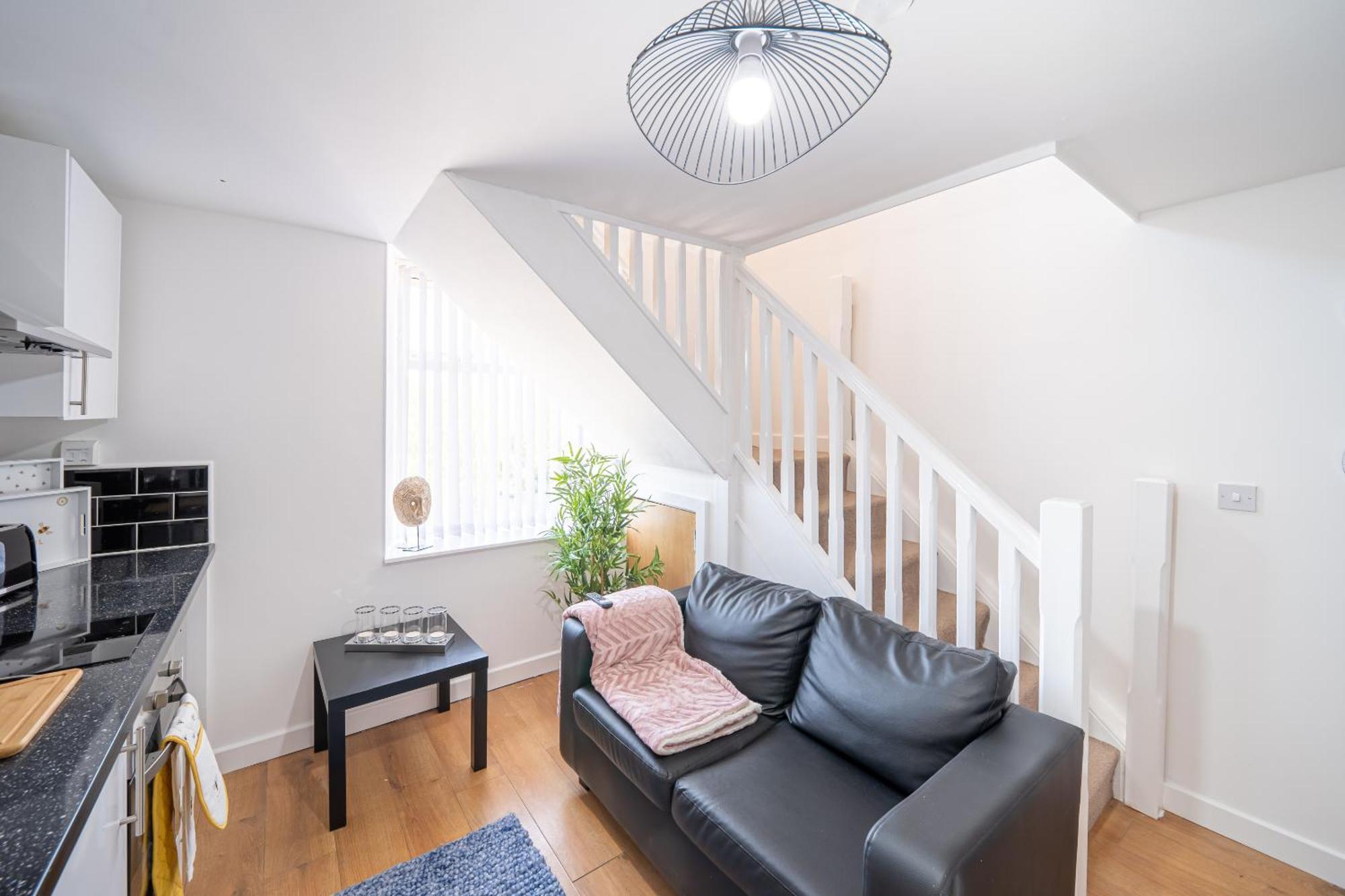 Bv Charming 2-bedroom By Kirkstall Shopping Centre, Free Parking