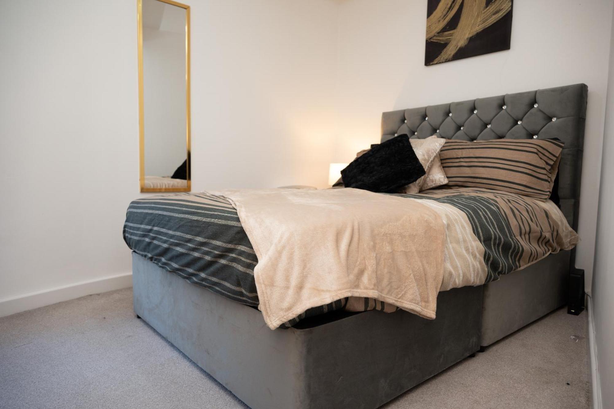 Apartment Bv Charming 2-bedroom By Kirkstall Shopping Centre, Free Parking *