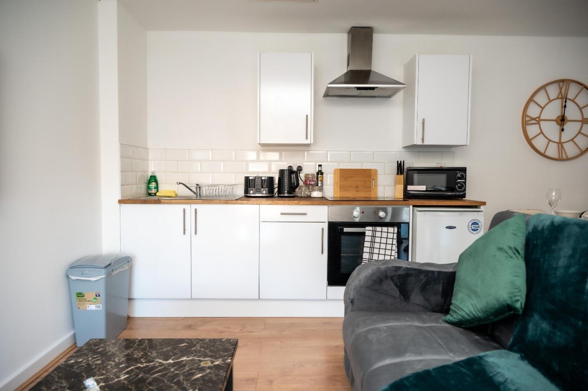 Bv Charming 2-bedroom By Kirkstall Shopping Centre, Free Parking Apartment