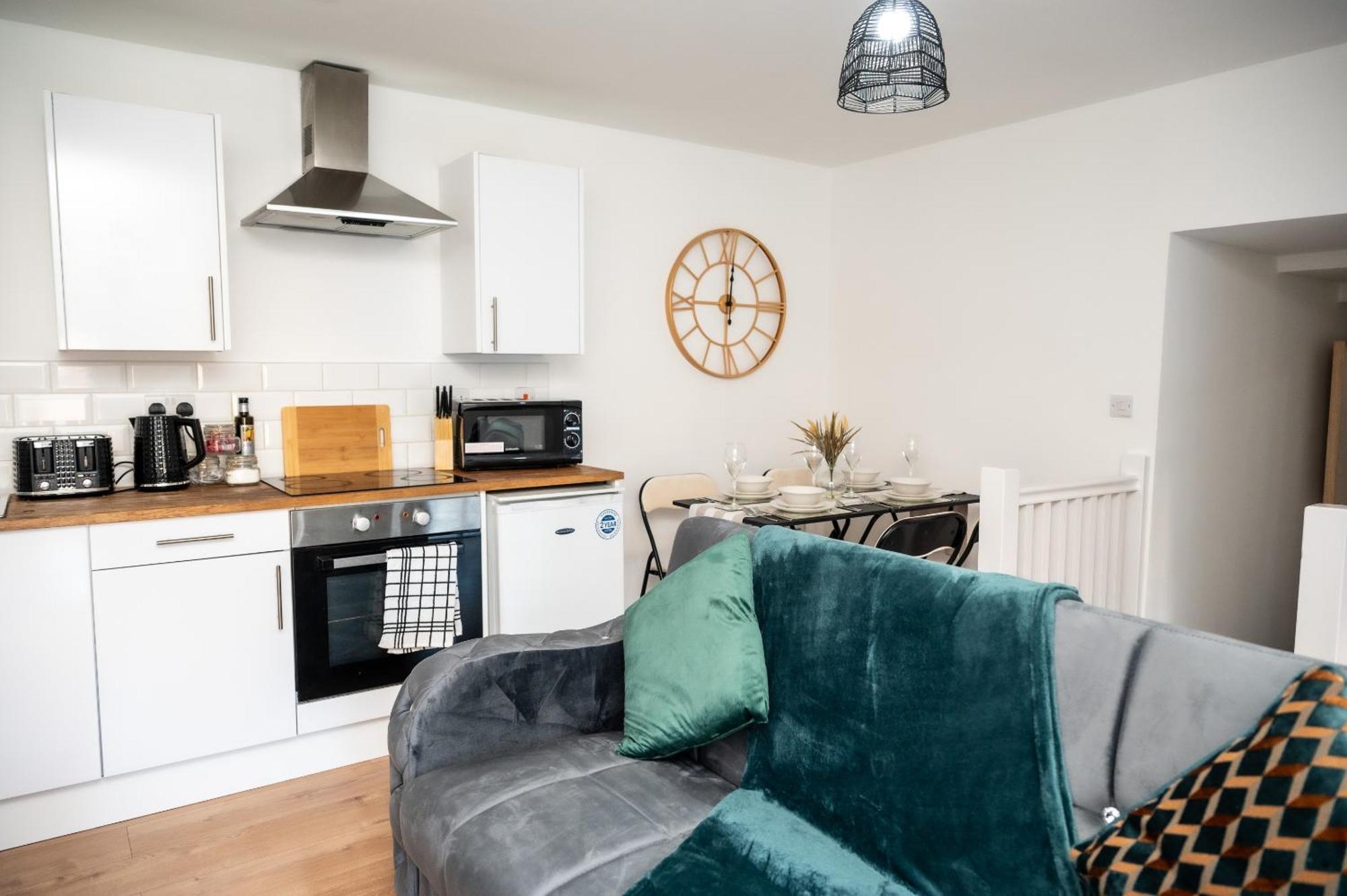 Bv Charming 2-bedroom By Kirkstall Shopping Centre, Free Parking Apartment *